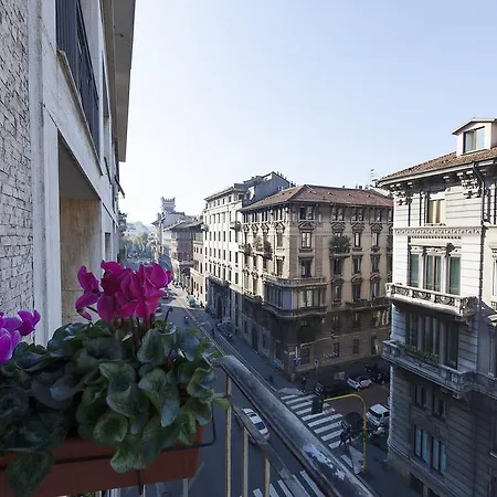 Milhouse Suites Sant'ambrogio דירה