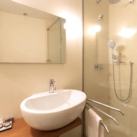 Milhouse Suites Sant'ambrogio * מילאנו