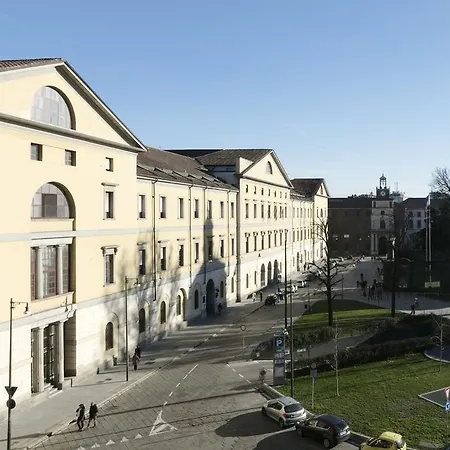 Milhouse Suites Sant'ambrogio דירה מילאנו