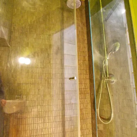 Milhouse Suites Sant'ambrogio * מילאנו